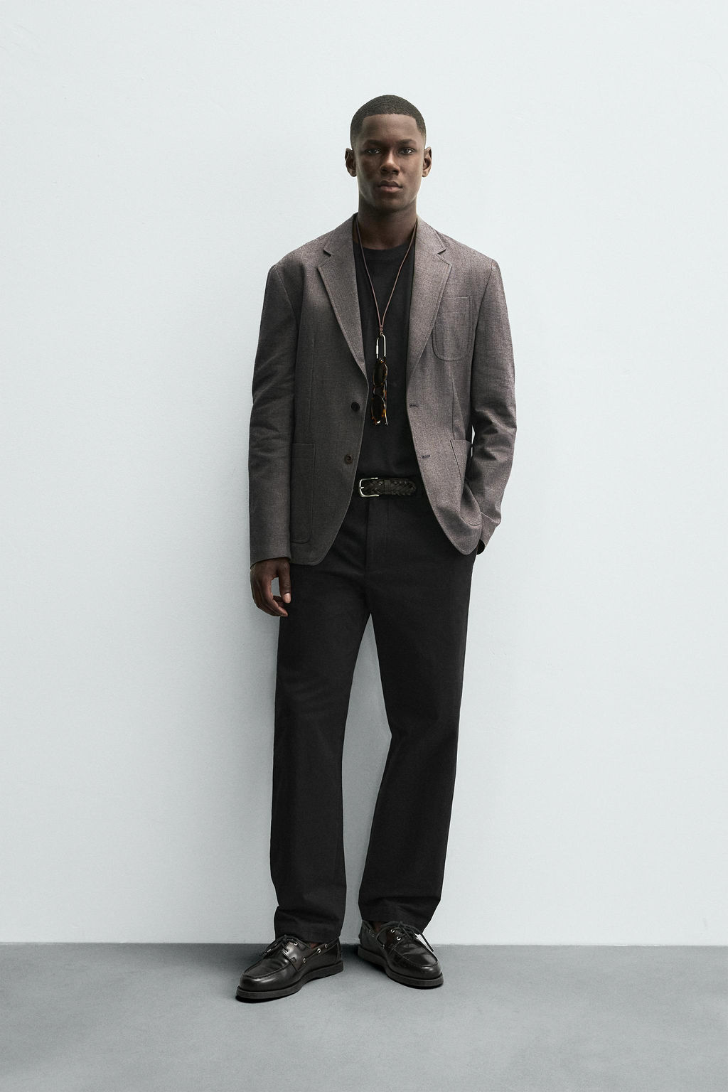 STRAIGHT-LEG CHINOS