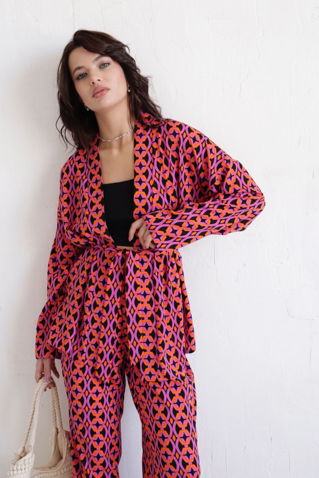9668 Костюм из кимоно и брюк-палаццо с геометрическим принтом - Martichelli фото 16