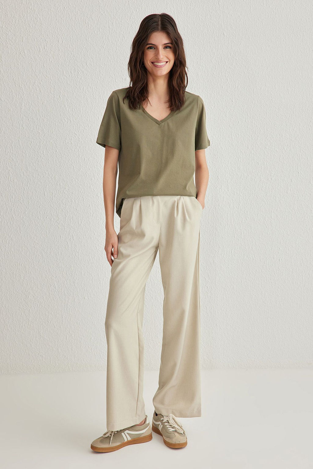 Haki %100 Pamuk Basic V Yaka Orme T-Shirt TWOSS23TS00001