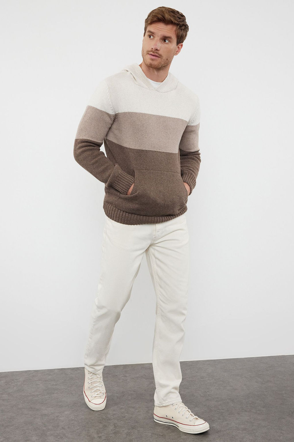 Ekru Regular Yunlu Kapusonlu Renk Bloklu Triko Kazak TMNAW22KZ0822