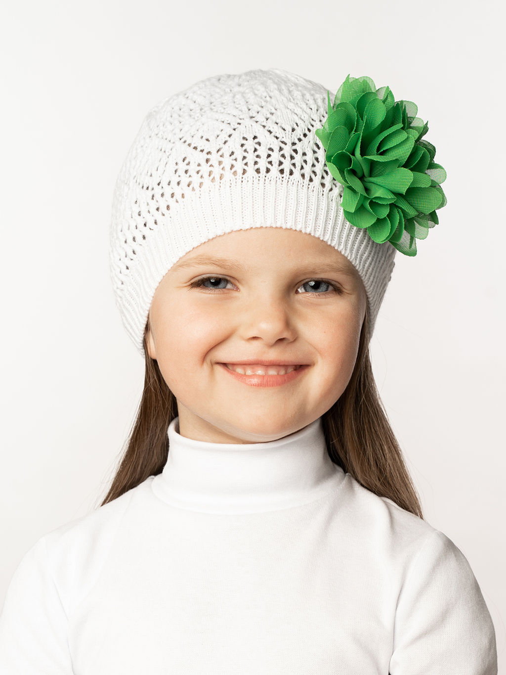 Шапка вязаная детская белая