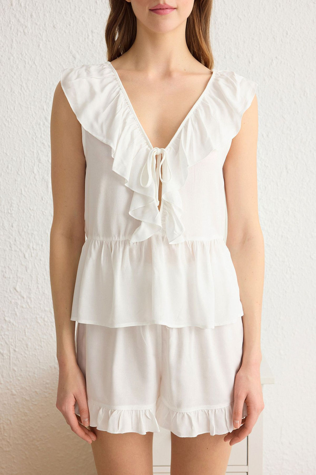 Trendyolmilla Beyaz F?rf?r ve Baglama Detayl? Viskon Sortlu Dokuma Pijama Tak?m? THMSS25PT00057 фото 7