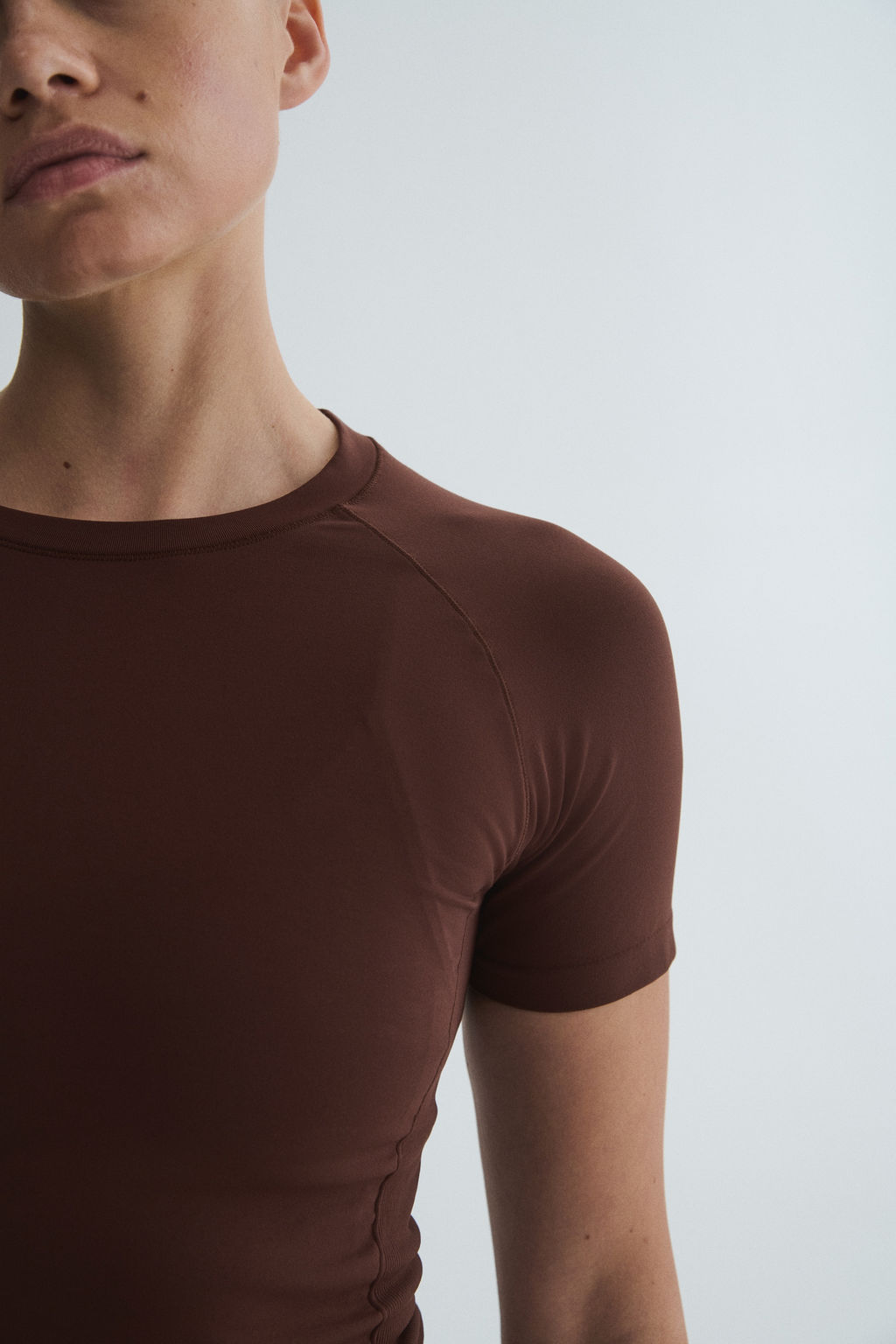 Camiseta de deporte Seamless Slim Fit con DryMove - H&m фото 4