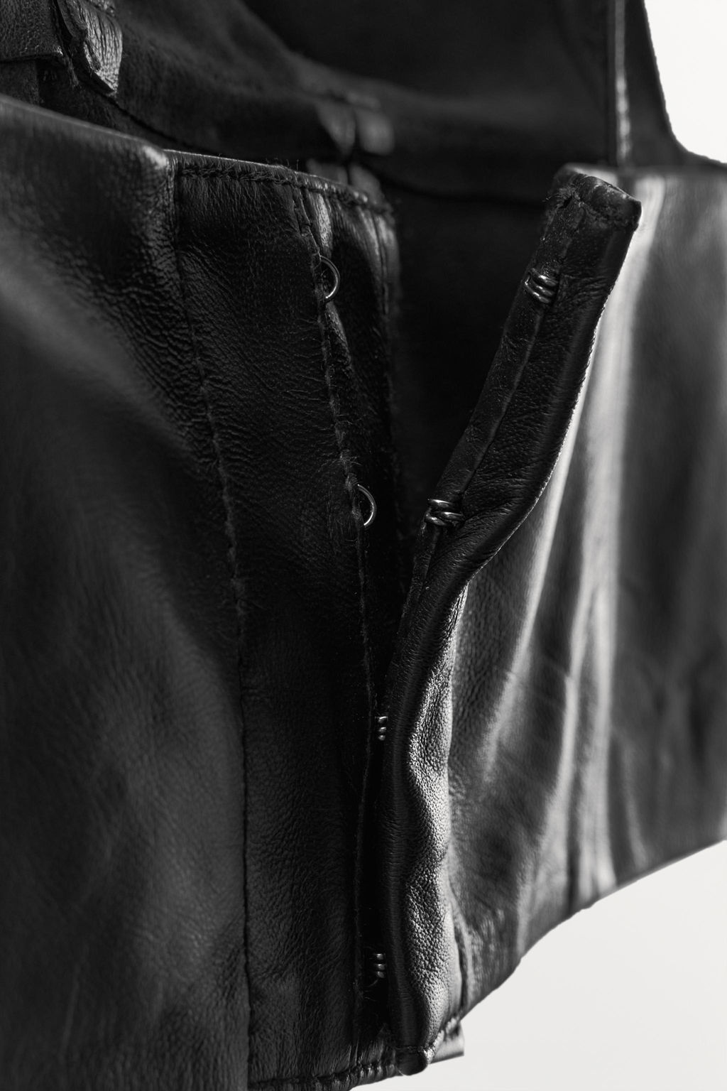 LEATHER TRIANGLE TOP - Zara фото 7