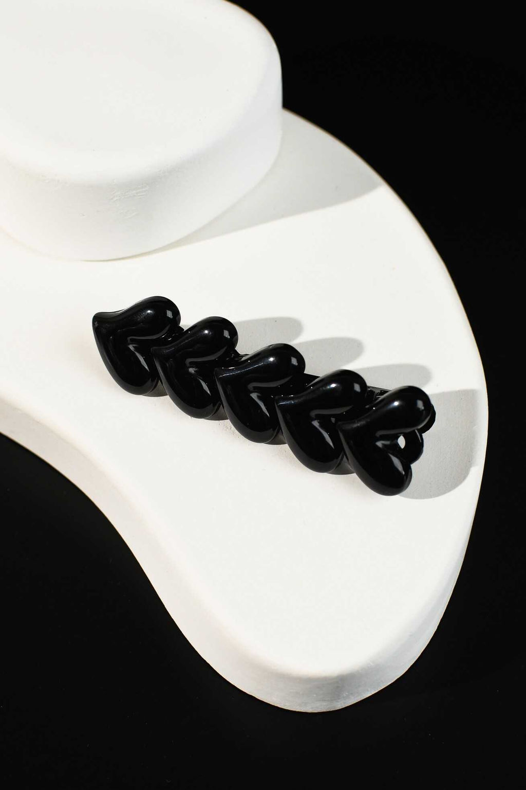 Заколка для волос зажим, арт. 71776 / 10 СЕРДЕЧКИ (в наборе: 1шт., 6,7 см, черный металл, полиэфирная смола, цвет: чёрный, подложка из мелованного картона + ПЭТ-пакет с европодвесом)