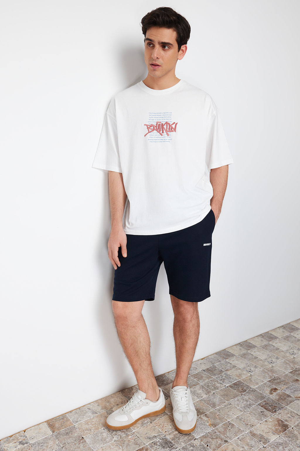 TRENDYOL MAN Lacivert Regular/Normal Kesim Orta Boy Yaz? Bask?l? Sort TMNSS21SR0377 - Trendyolmilla фото 2