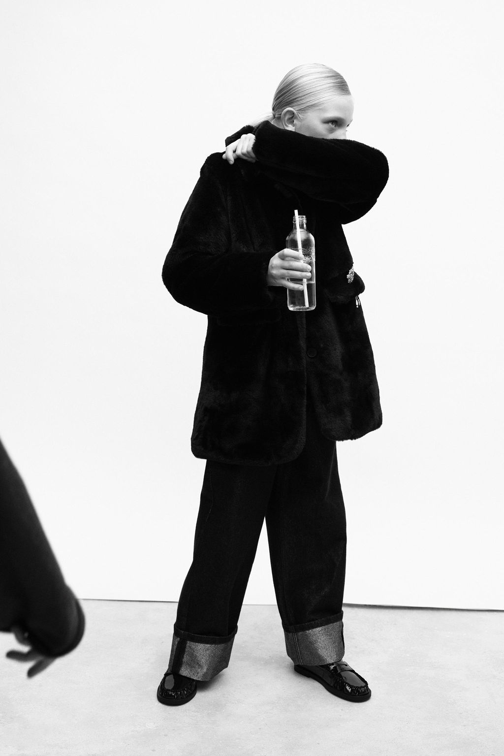 LONG FAUX FUR COAT - Zara фото 10