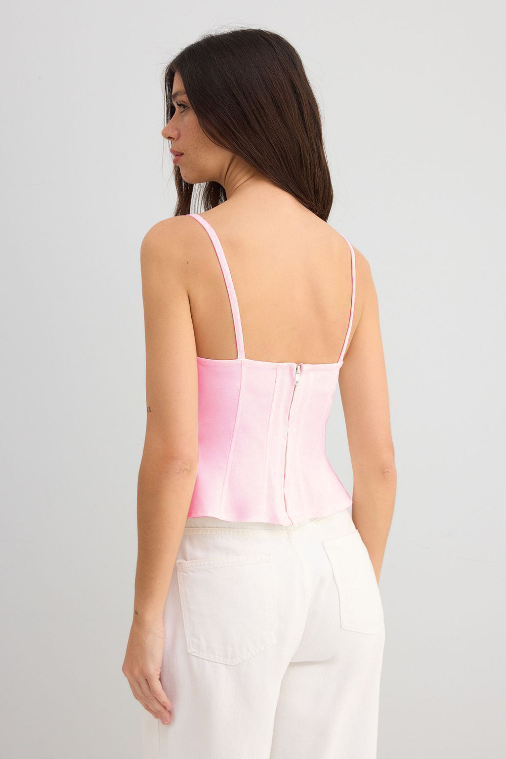 Trendyolmilla Ekru Pamuklu Gabardin Ask?l? Peplum Fitted Bedene Oturan Dokuma Bluz TWOSS25BZ00537  фото 6