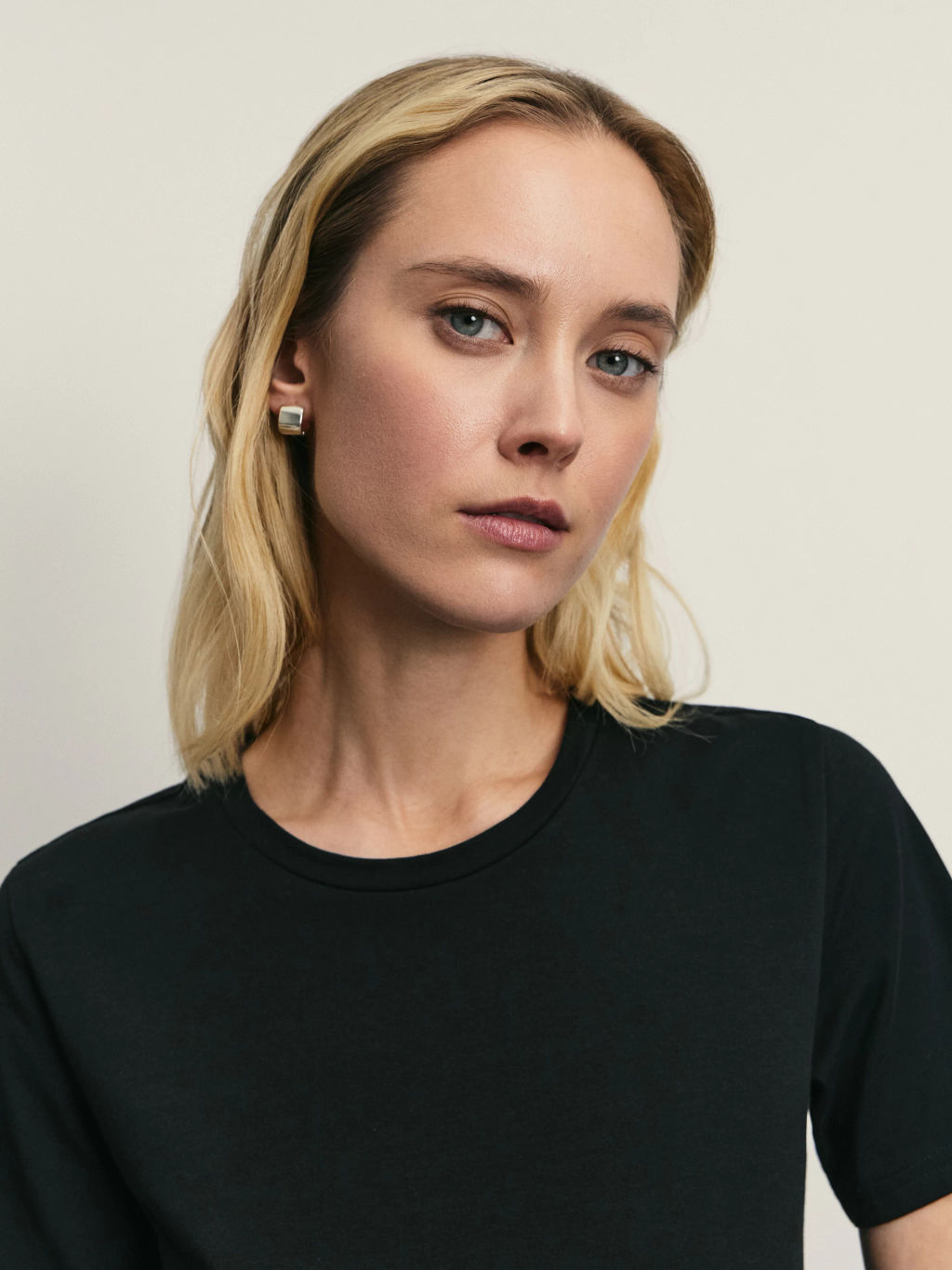 Базовая футболка из эластичного хлопка / Zarina  фото 6