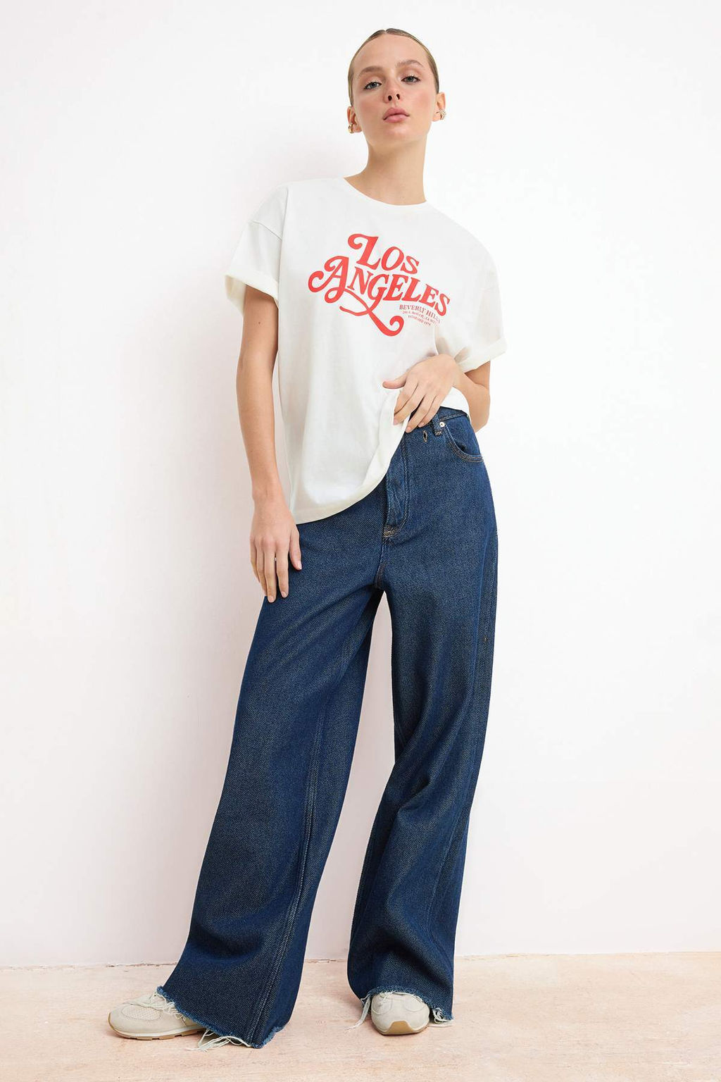 Ekru Slogan Oversize/Genis Kal?p Dusuk Kol K?sa Kollu Tok %100 Pamuk Orme T-Shirt TWOSS26TS00128 - Trendyolmilla фото 2