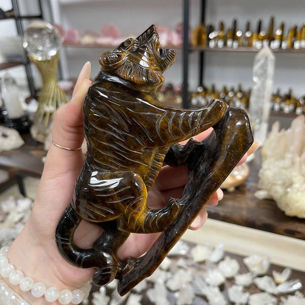 Тигр из камня Тигровый глаз