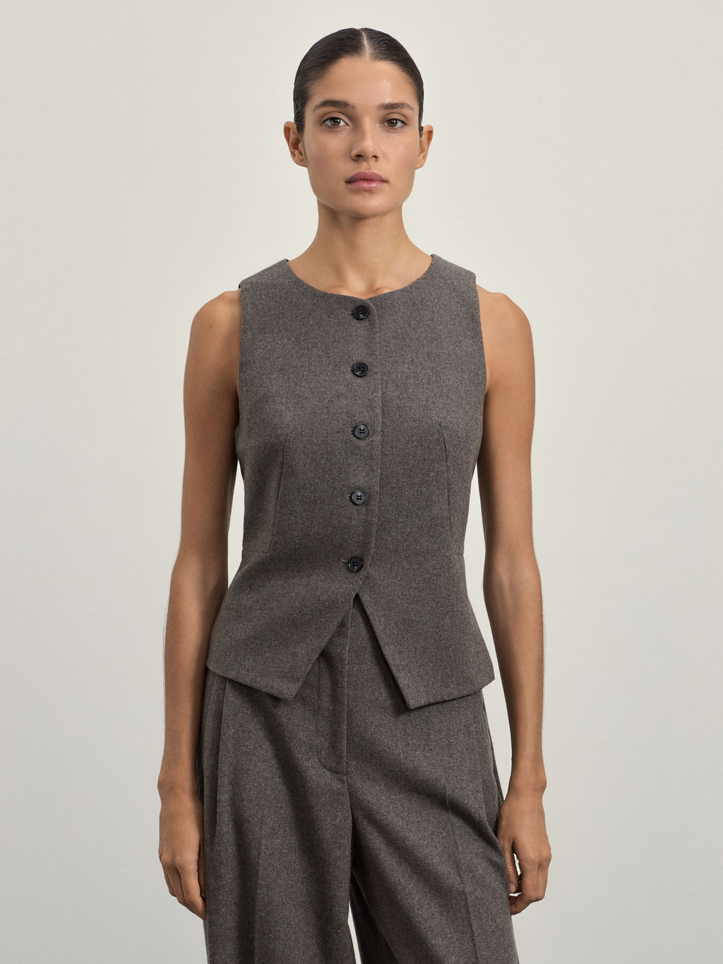 Жилет приталенный с шерстью / Zarina  фото 3