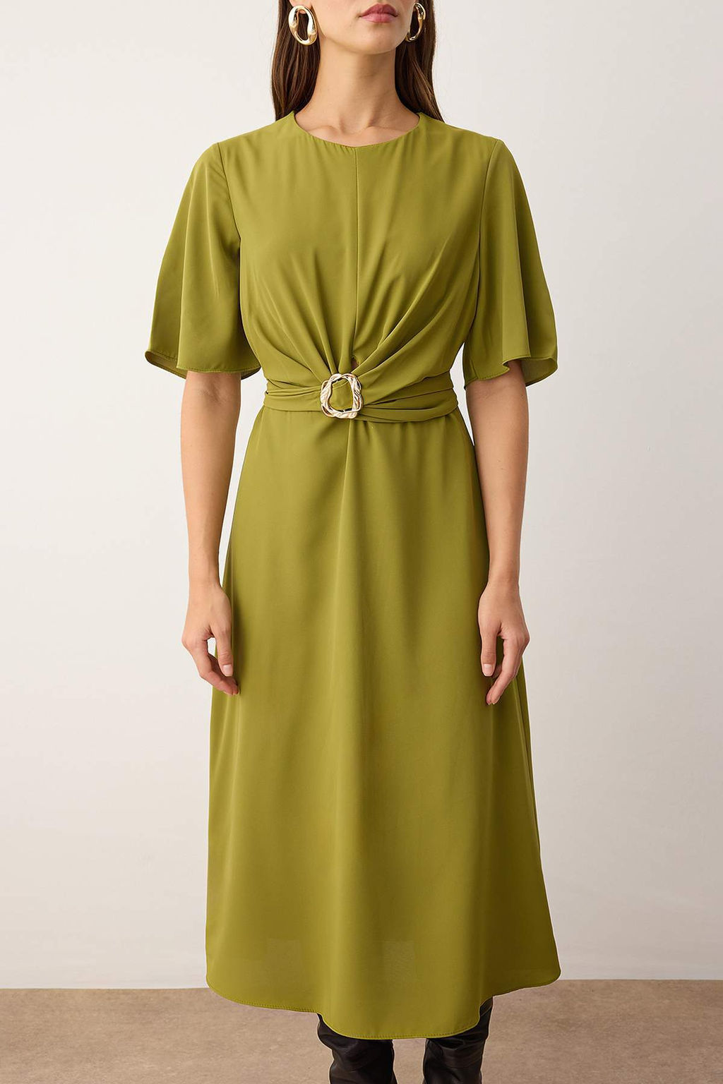 Ozel Koleksiyon Kahverengi Duz Aksesuar Detayl? Midi Dokuma Elbise TWOAW26EL00067 - Trendyolmilla фото 9