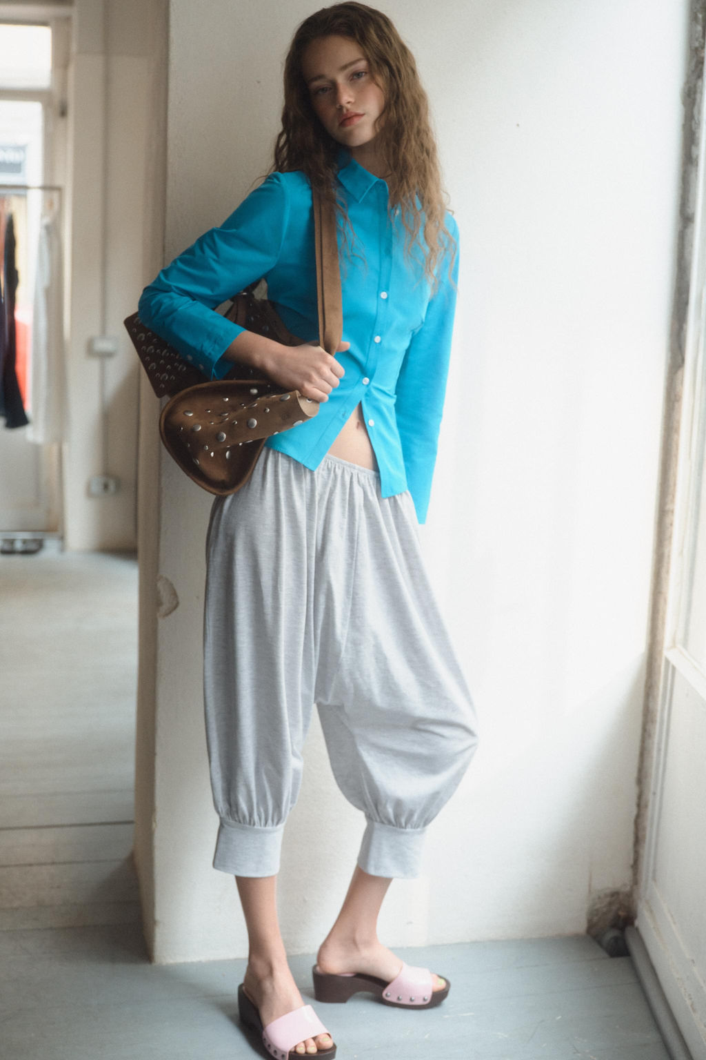 CAMISA ENTALLADA TAFET?N / Azul el?ctrico