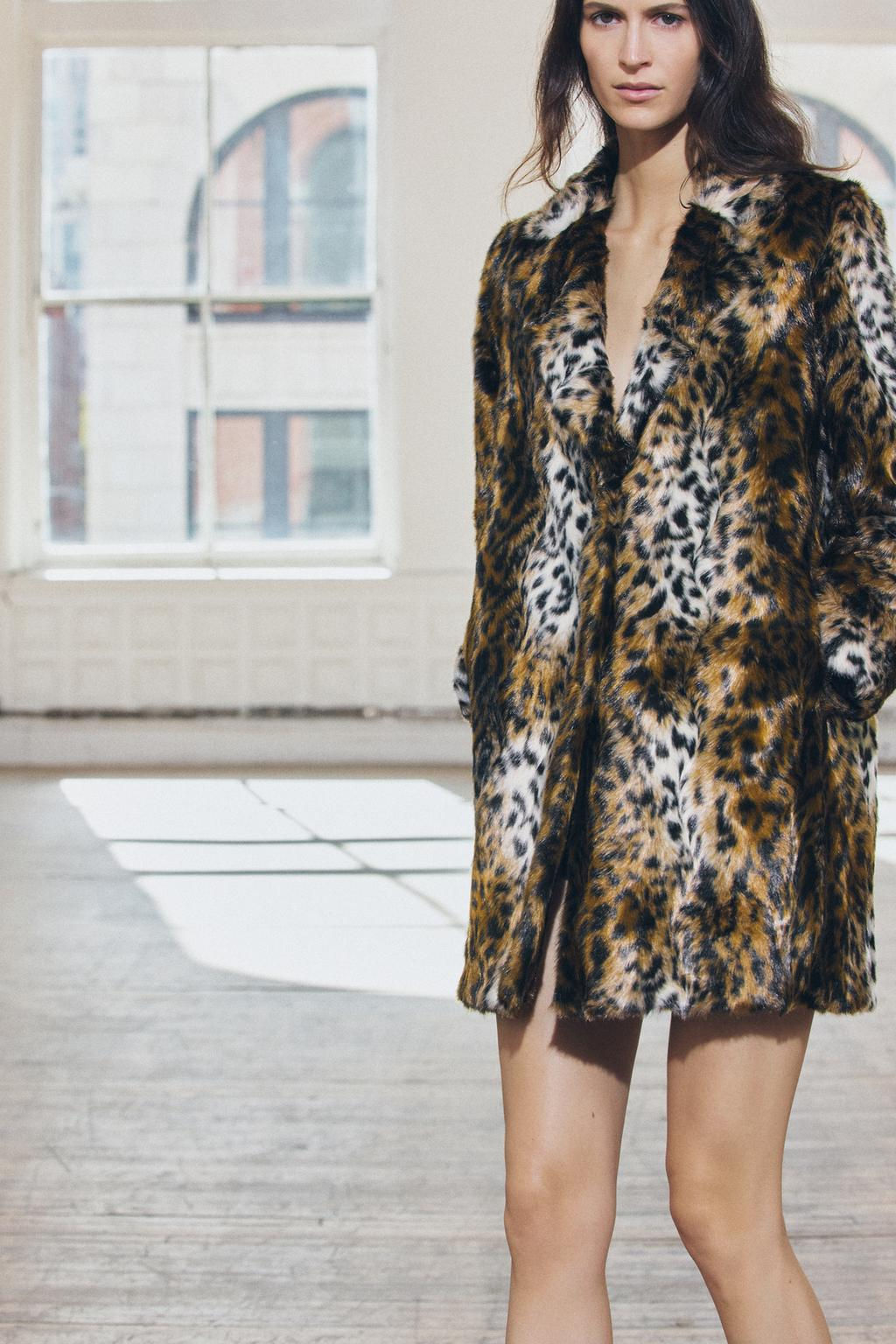 ANIMAL PRINT FAUX FUR COAT ZW COLLECTION - Zara фото 4