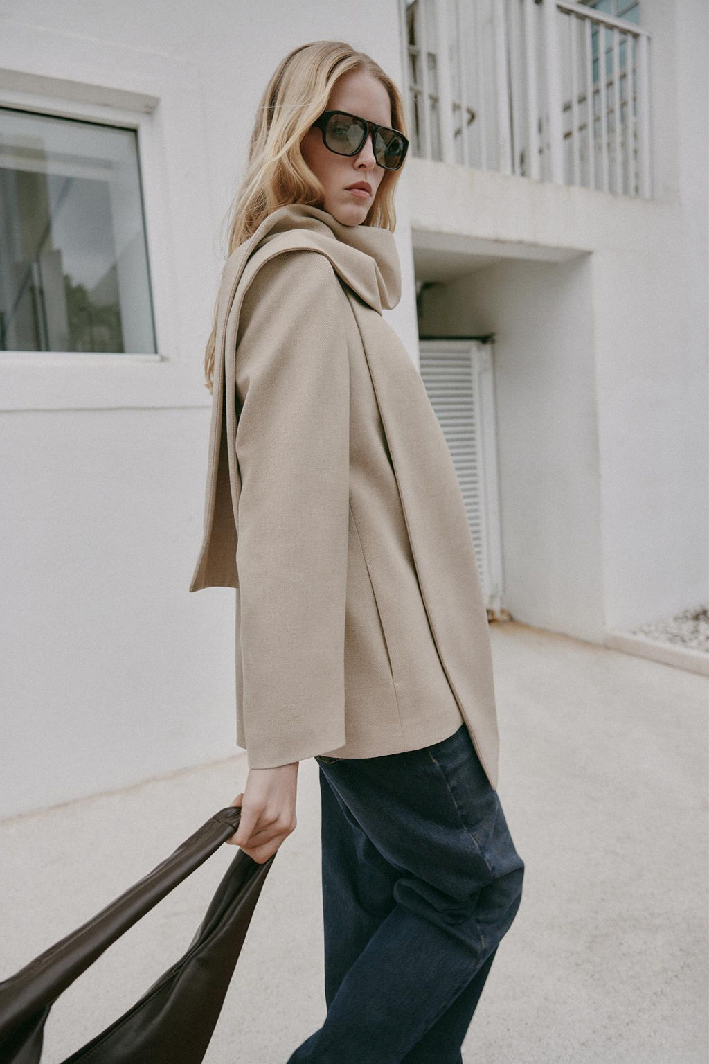 BLAZER WITH DRAPED NECK - Zara фото 3