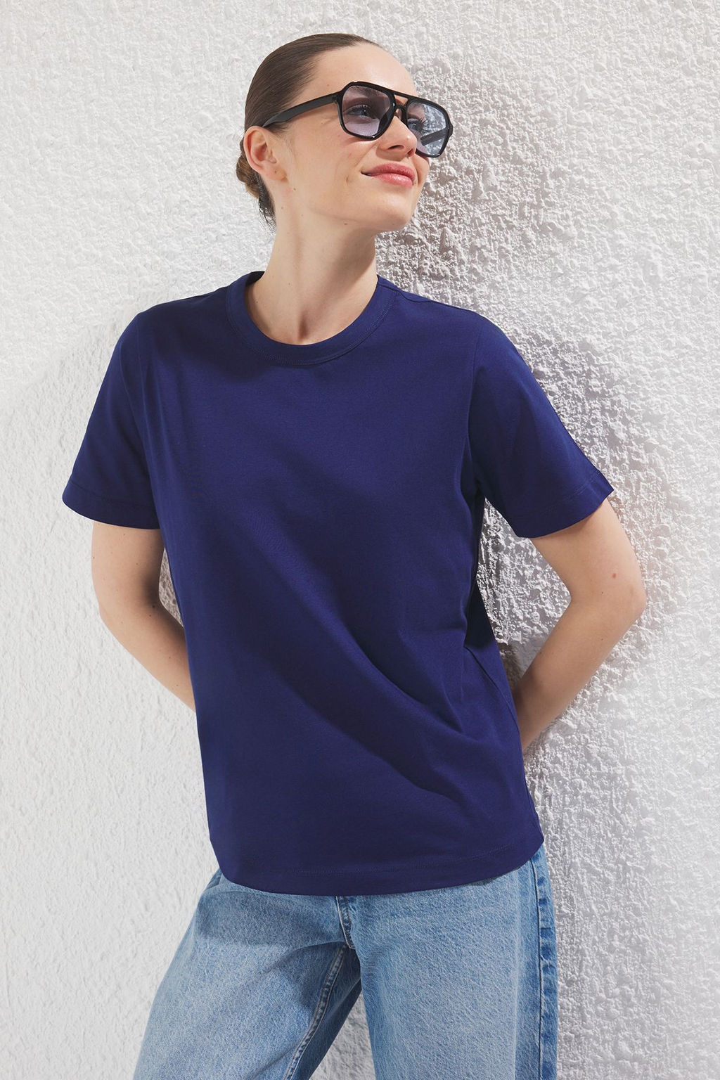 TRENDYOLMILLA Lacivert %100 Pamuk Regular/Normal Kal?p Takma Yaka Detayl? Orme T-Shirt TWOSS25TS00181  фото 6