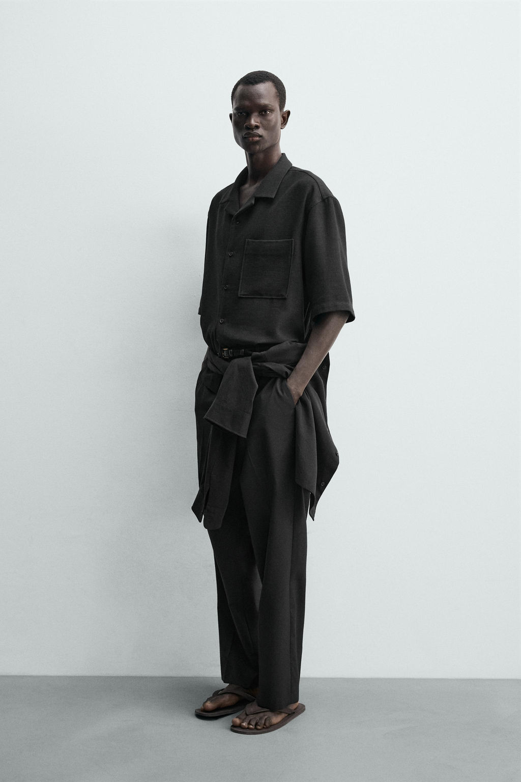 CAMISA BOXY FIT ESTRUCTURA / Negro - Zara фото 4