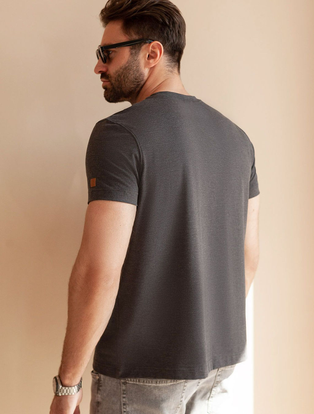 Футболка из премиального хлопка с авторским принтом