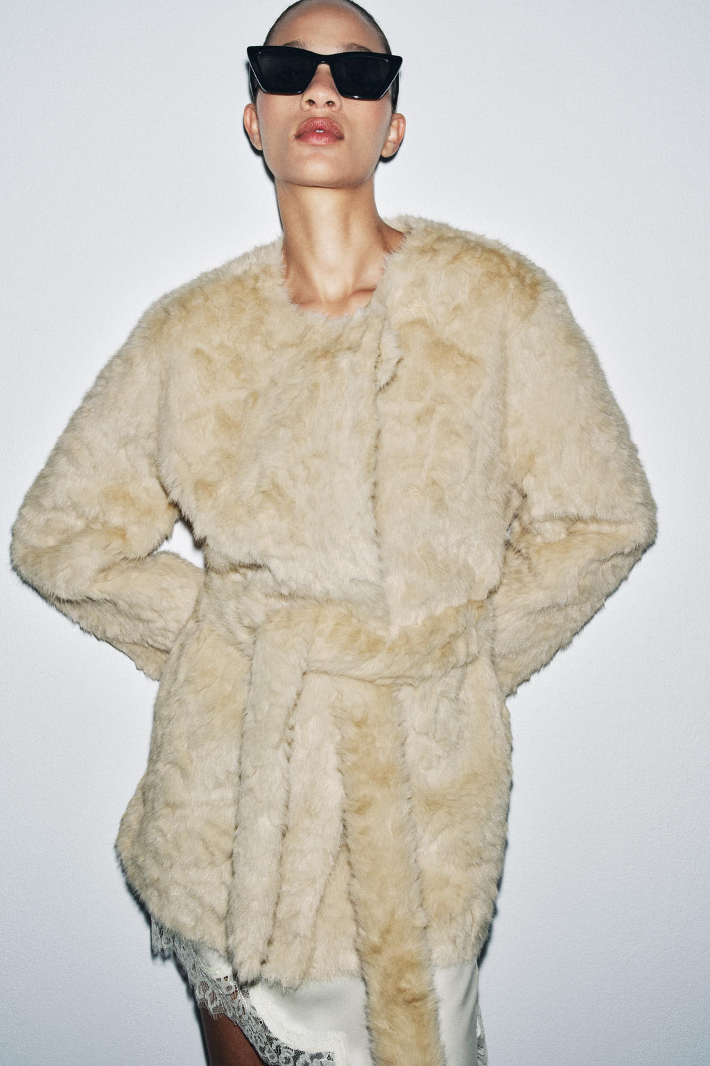 ZW COLLECTION FAUX FUR BELTED JACKET - Zara фото 2
