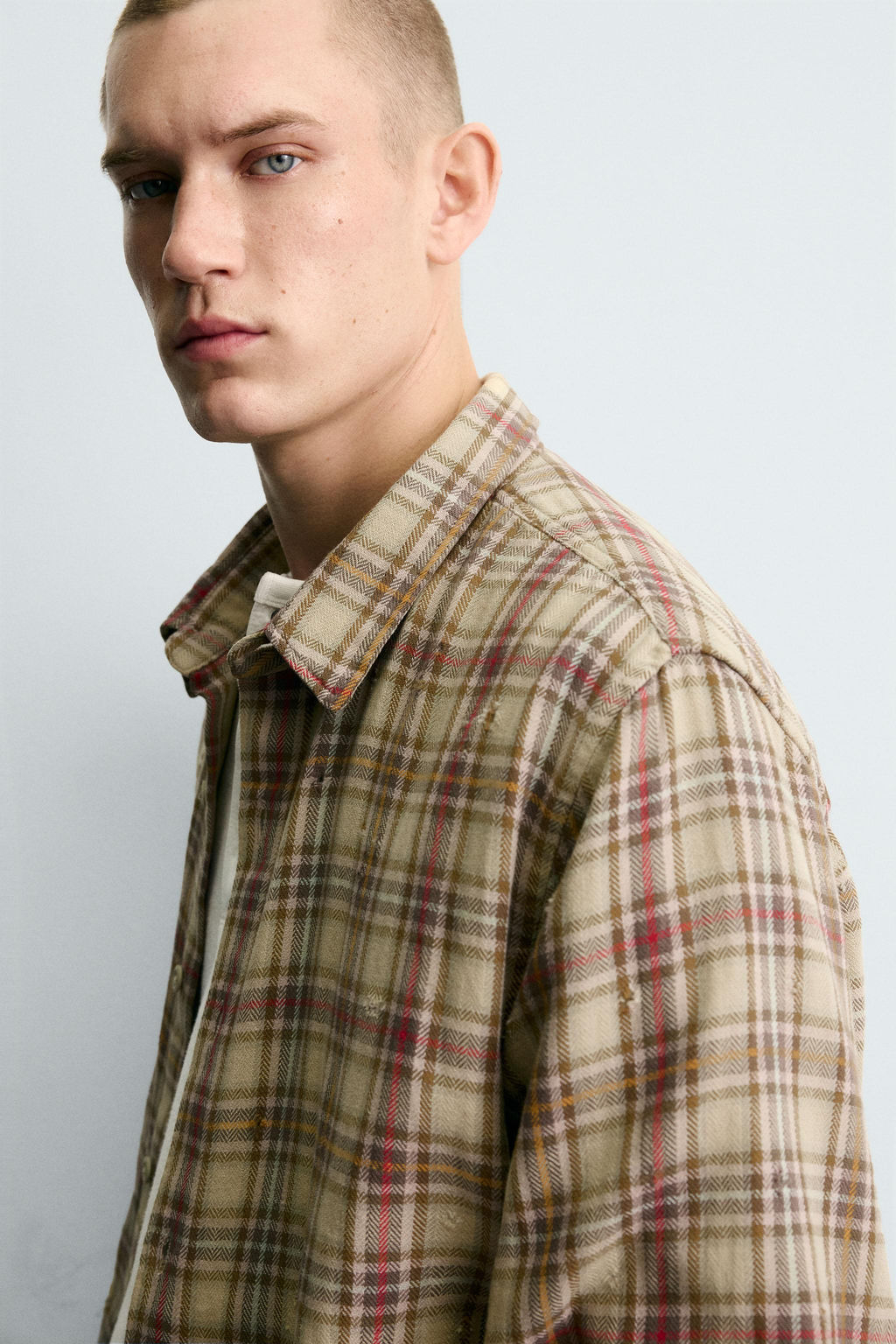 CHECK SHIRT WITH RIPPED EFFECTS - Zara фото 6