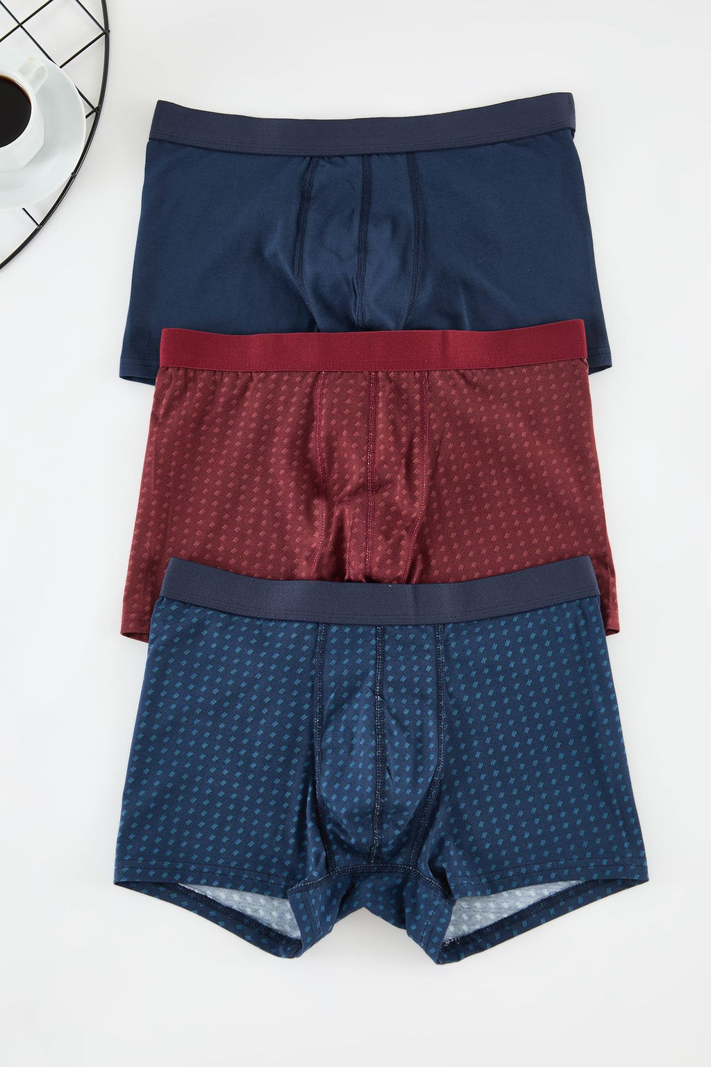TRENDYOL MAN 3lu Cok Renkli	 Minimal Bask?l?-Duz Mix Pamuklu Boxer TMNAW25BX00020
