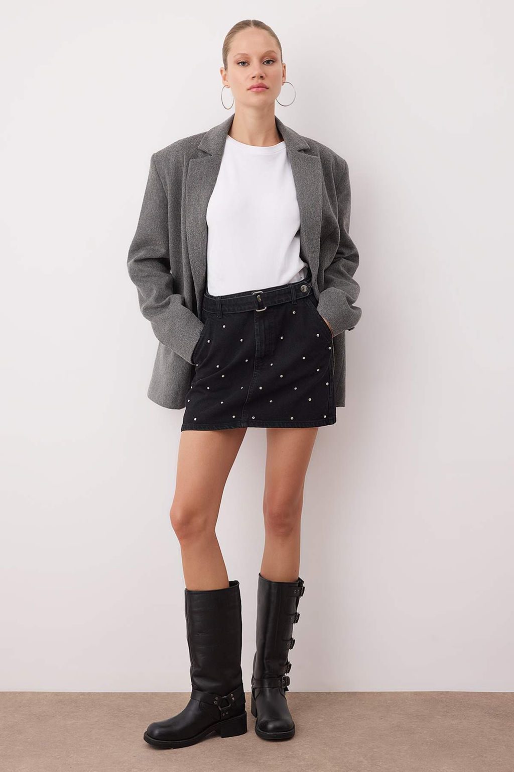 Wardrobe Essentials Siyah Aksesuar Detayl? Mini Denim Etek TWOAW26ET00075 - Trendyolmilla фото 5