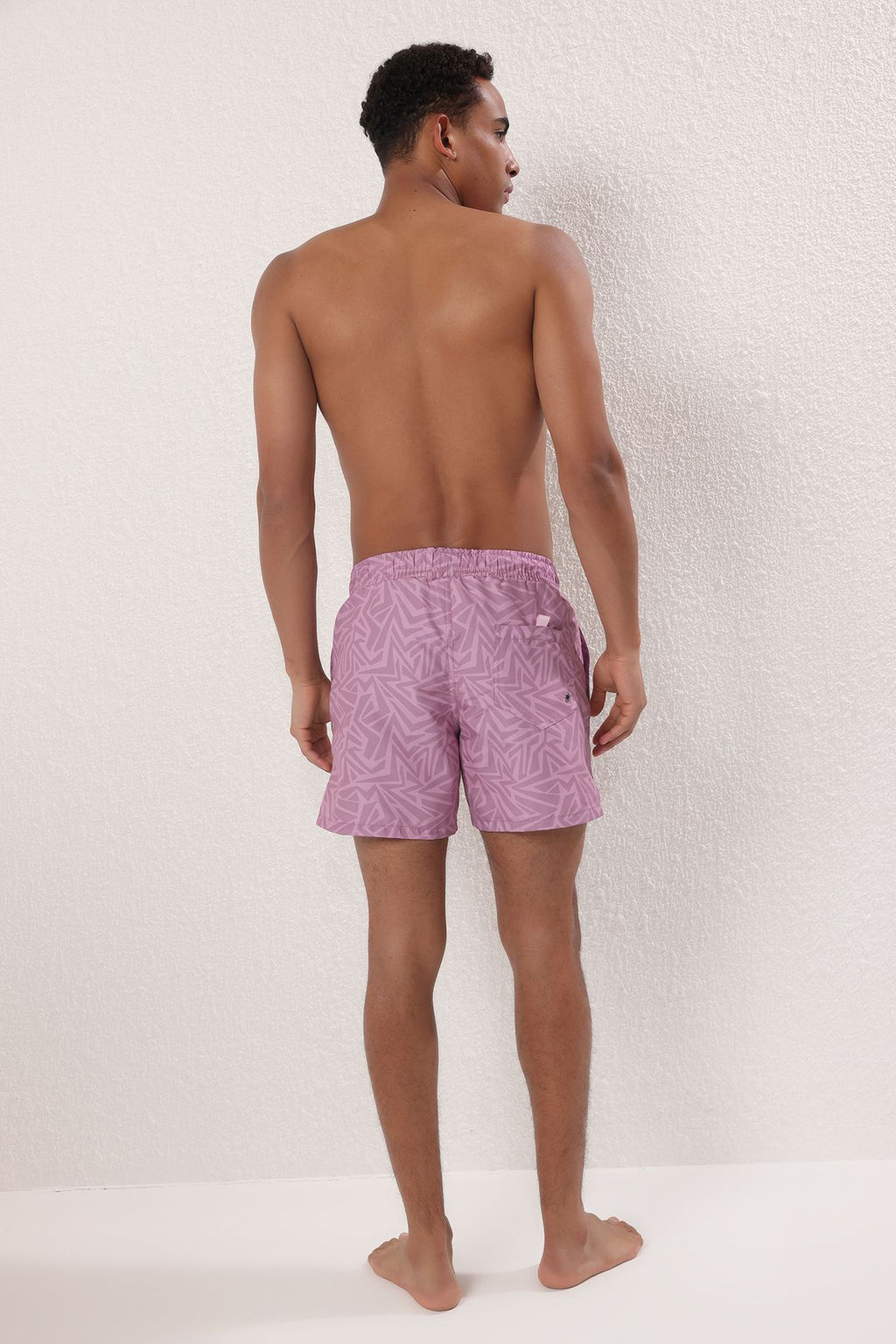 TRENDYOL MAN Mavi Standart Boy Geometrik Bask?l? Deniz Sortu TMNSS24DS00007 - Trendyolmilla фото 4