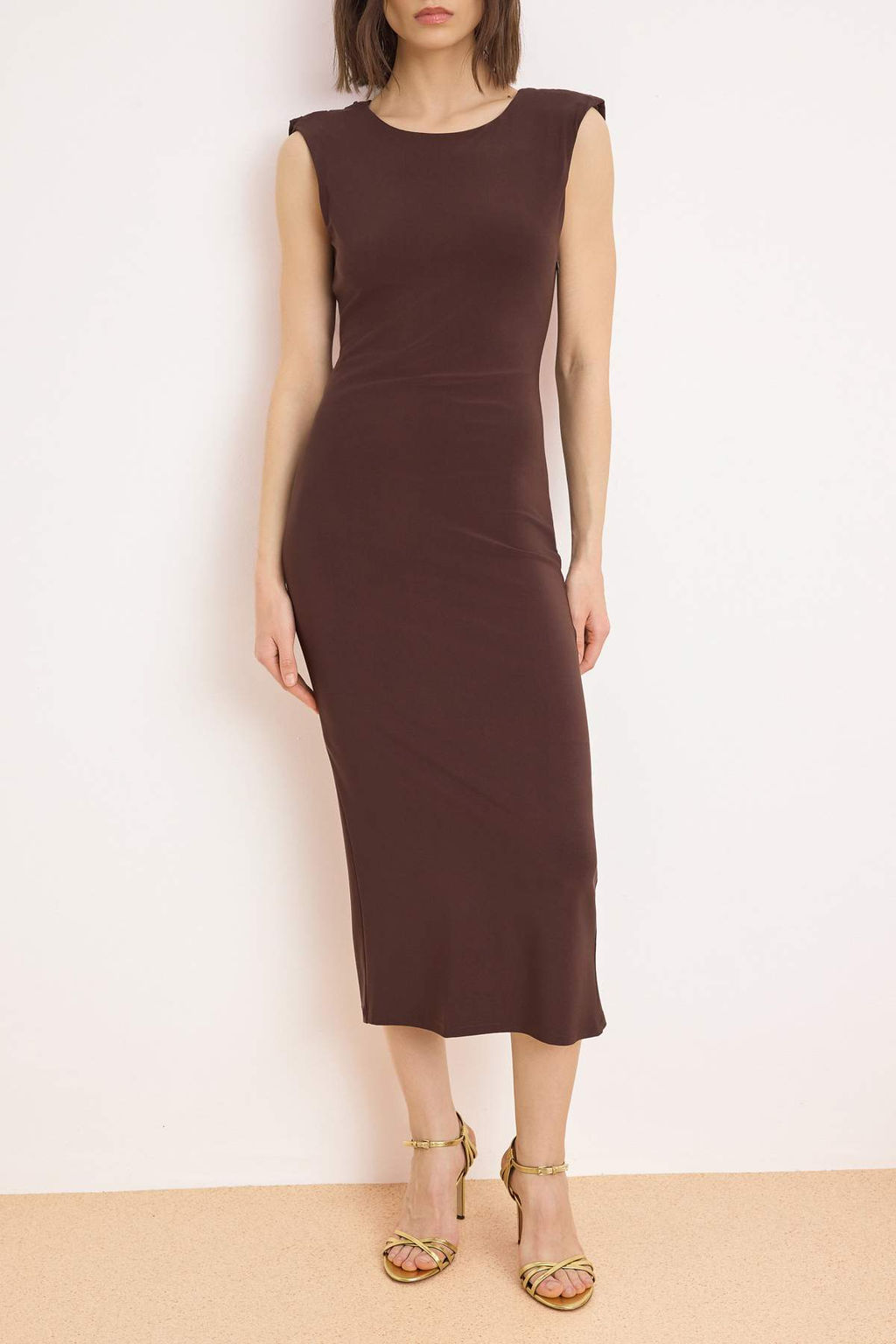 Kahverengi Saten Maxi Astarl? Party Elbise TPRSS26EL00083