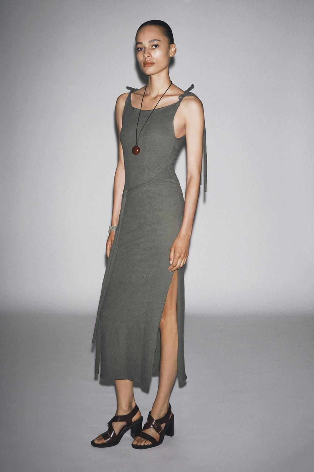 BELTED DRESS WITH BOW