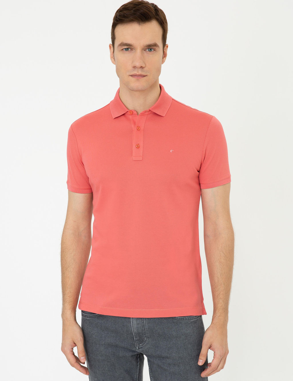 Розовая приталенная базовая футболка