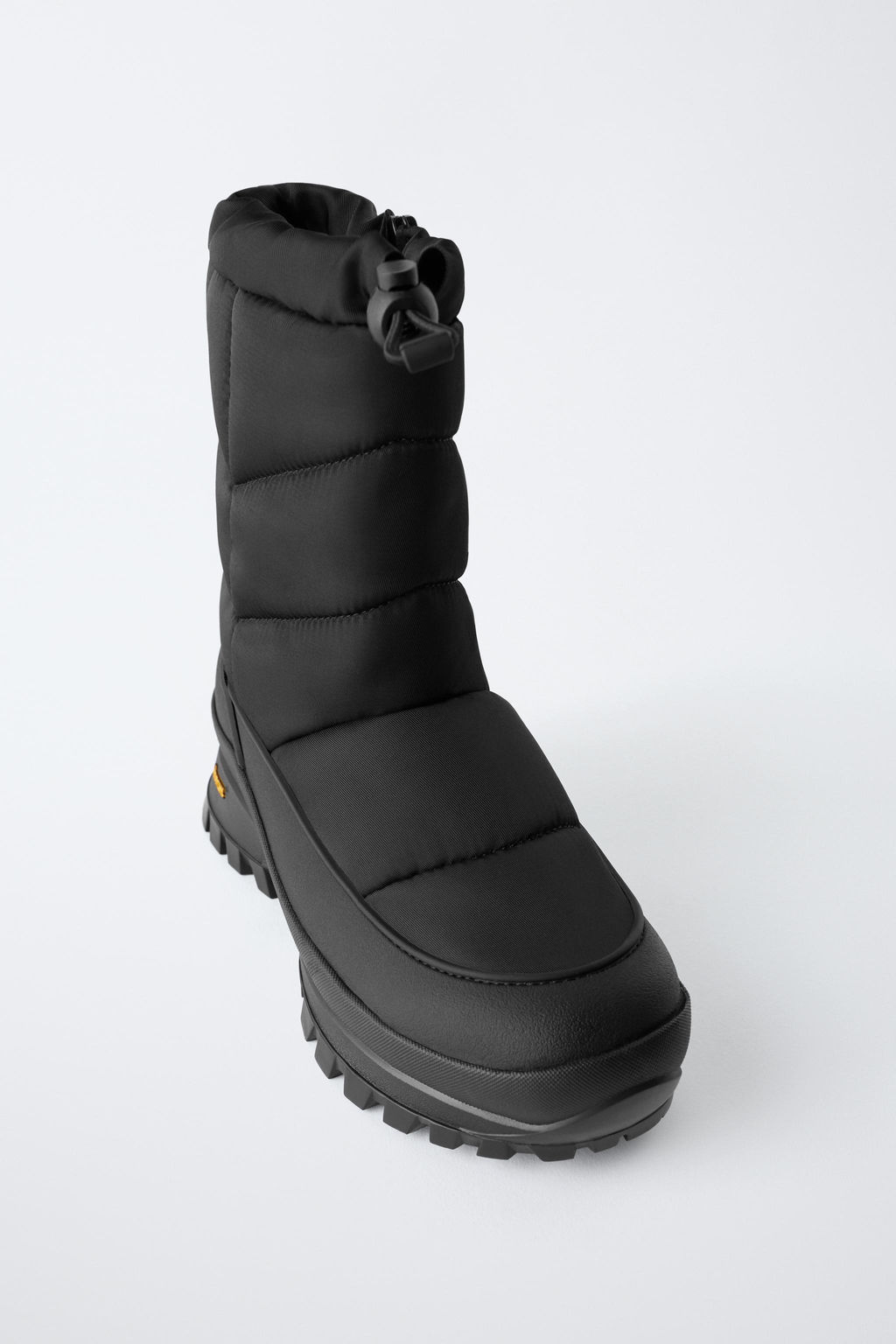 PADDED WATER-REPELLENT VIBRAM® SKI COLLECTION BOOTS