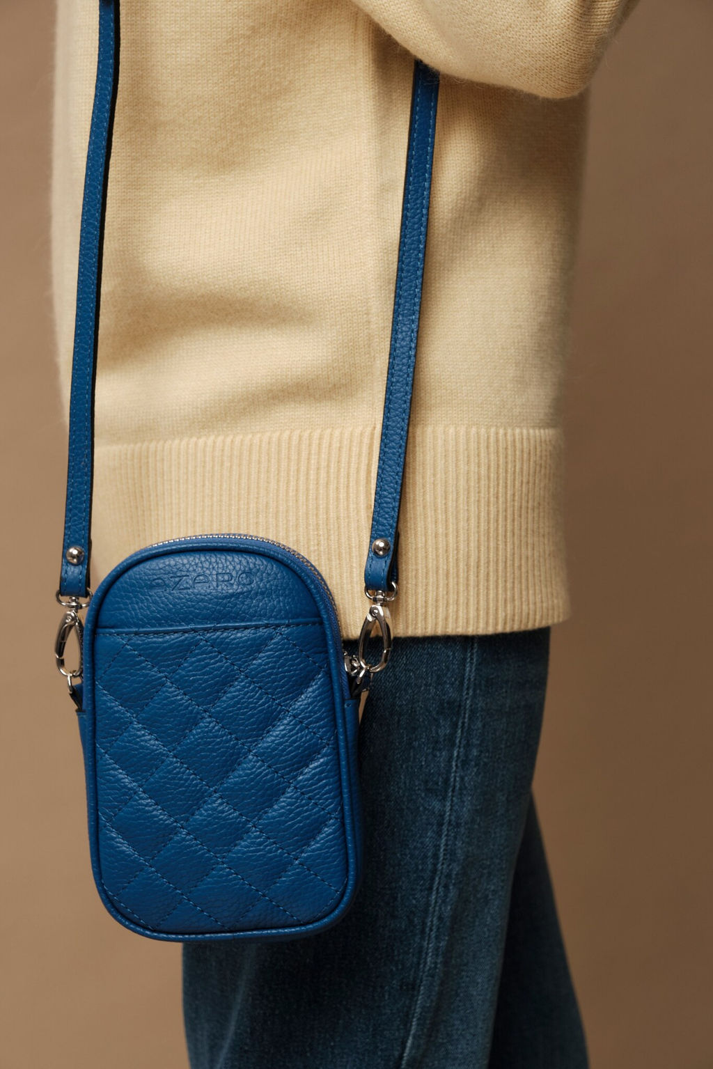 Сумка кожаная Azaro 30832 синяя гуашь