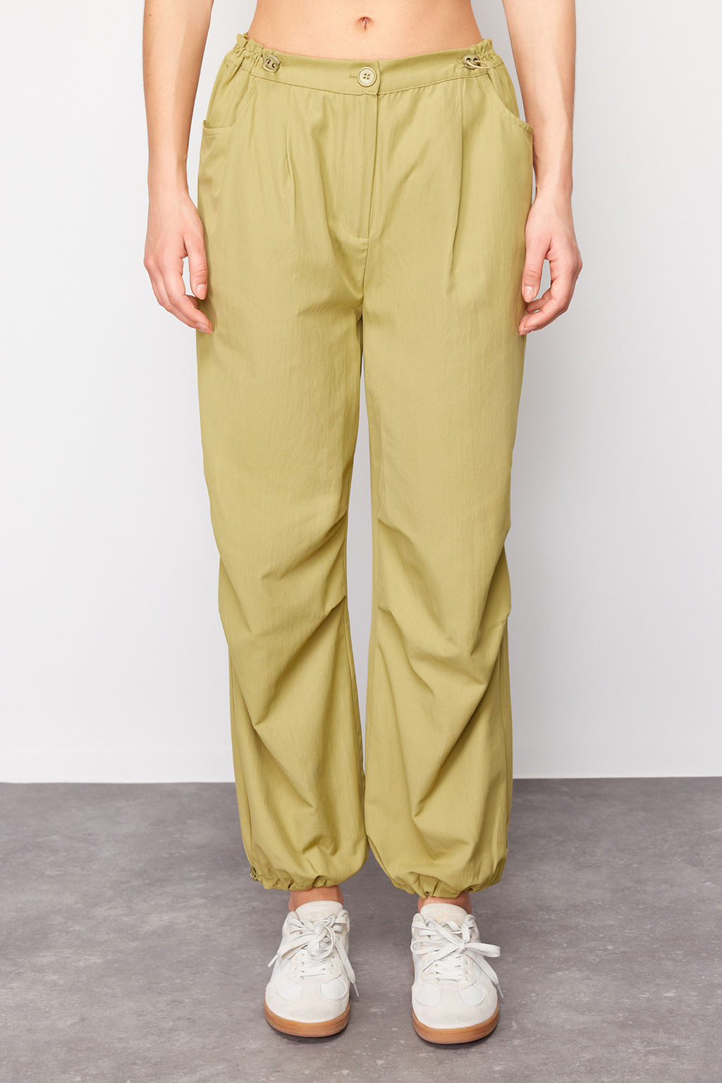 TRENDYOLMILLA Yag Yesili Jogger Normal Bel Pacas? Lastikli Dokuma Pantolon TWOSS23PL00158  фото 4