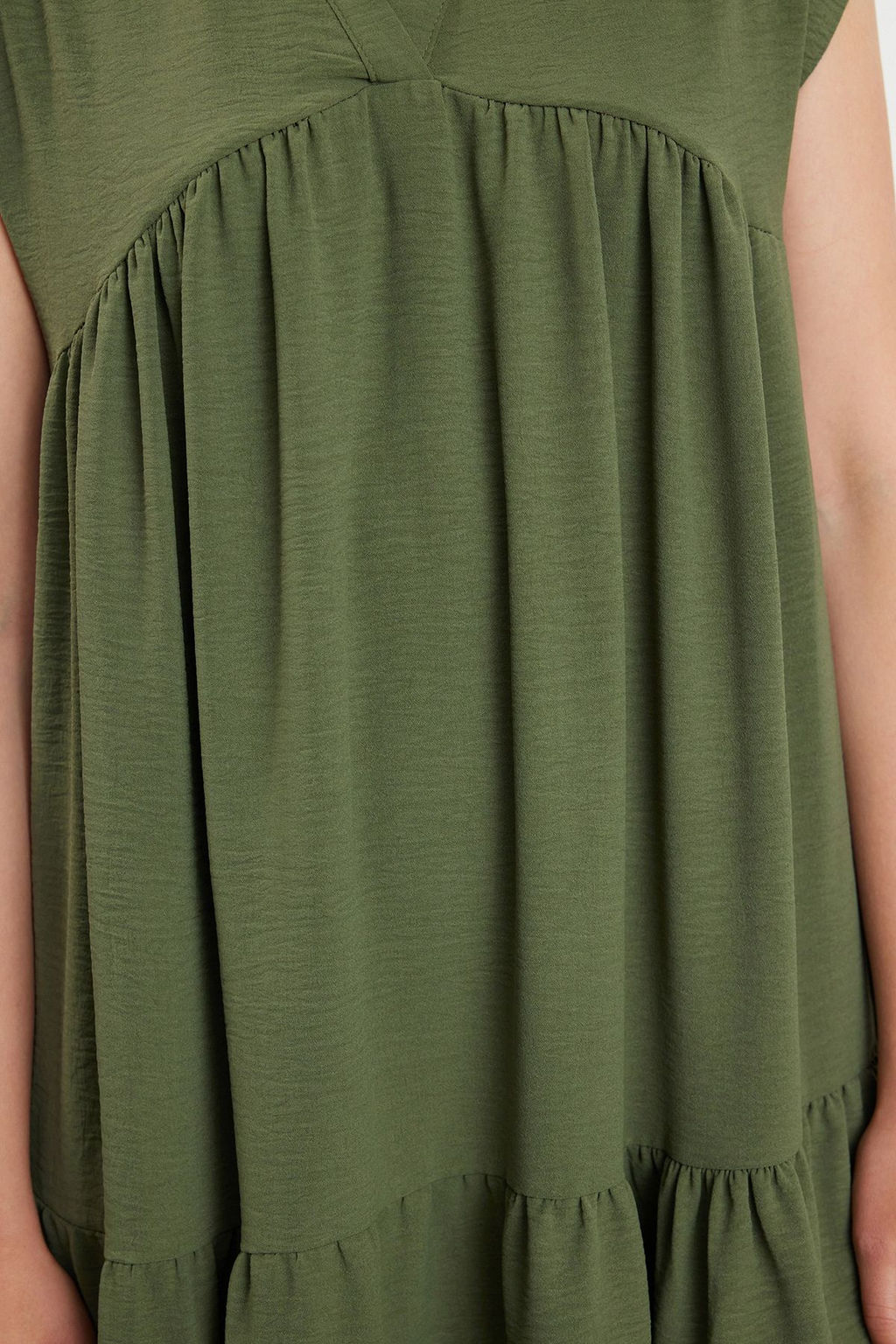 Haki Duz Genis Kesim V Yaka Etegi Volanl? Aerobin Dokuma Elbise TWOSS24EL01031 - Trendyolmilla фото 4