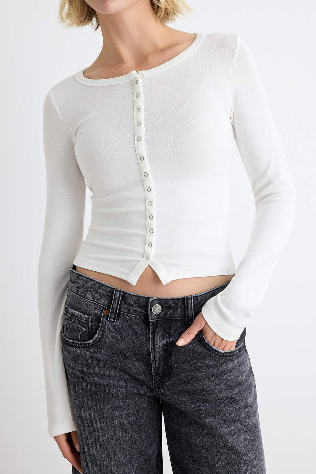 Siyah-Ekru D_z Fitted Bisiklet Yaka Crop/K_sa __t__tl_ Viskon Ribana _rme Bluz TWOAW27BZ00049
