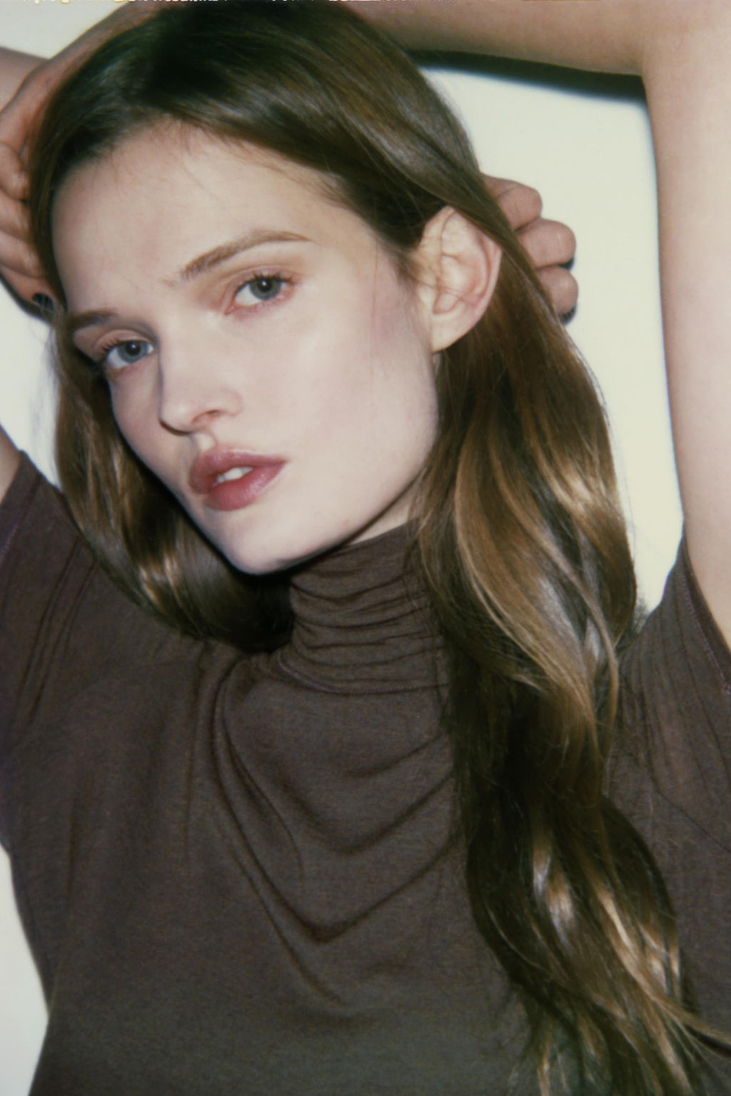 CAMISETA CUELLO ALTO ASIM?TRICA / Marr?n - Zara фото 5