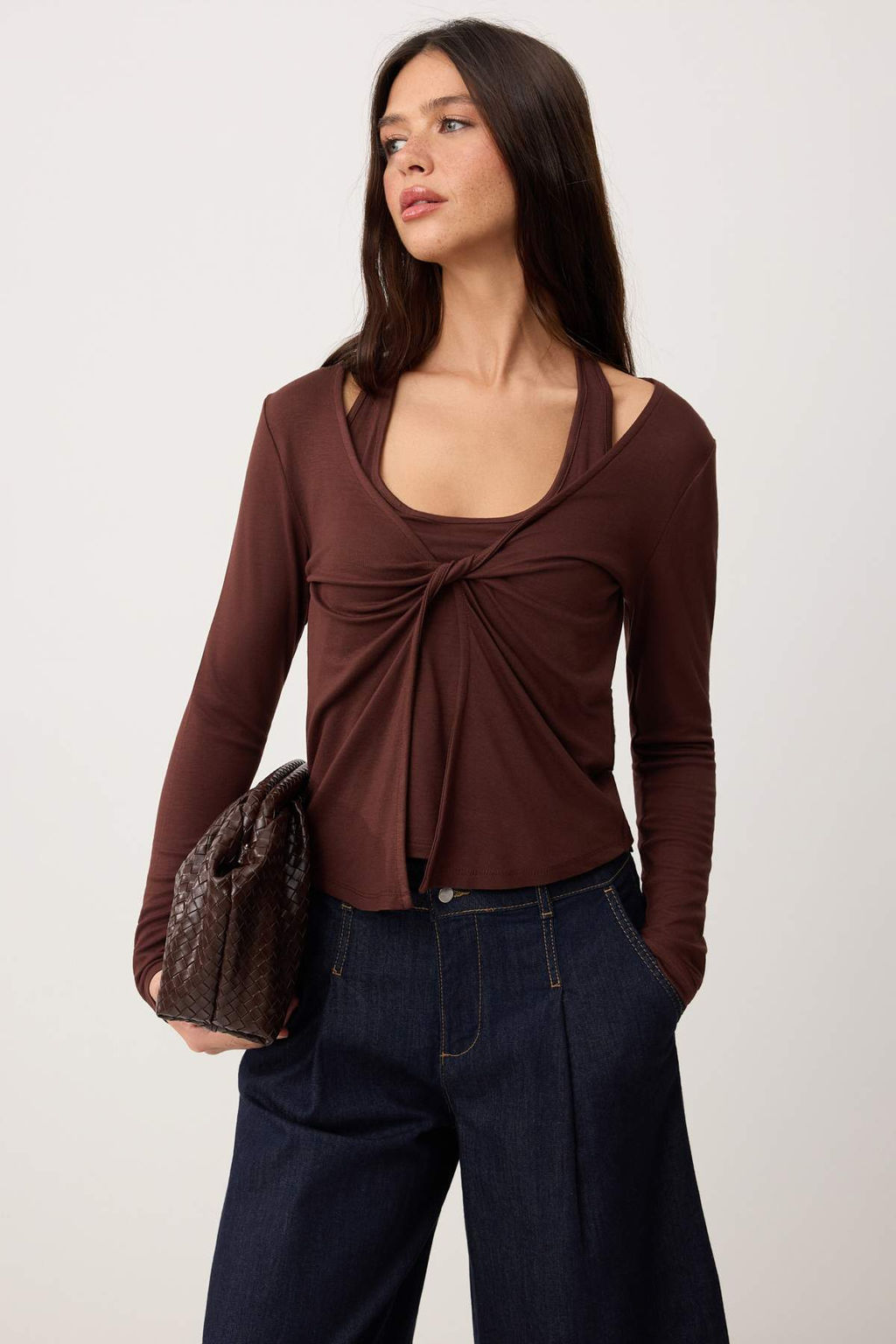 Kahverengi D_z Fitted V Yaka Standart Kol Uzun Premium Yumu_ak _rme Bluz TWOSS26BZ00269 - Trendyolmilla фото 2