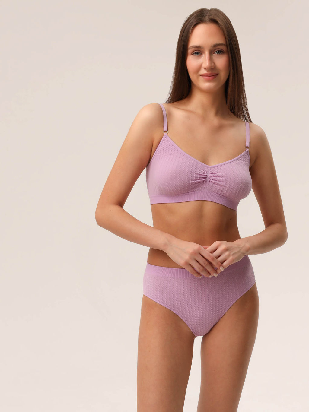 Топ женский на тонких бретелях с плетением цепочка HOME COLLECTION - Rossoporpora фото 8