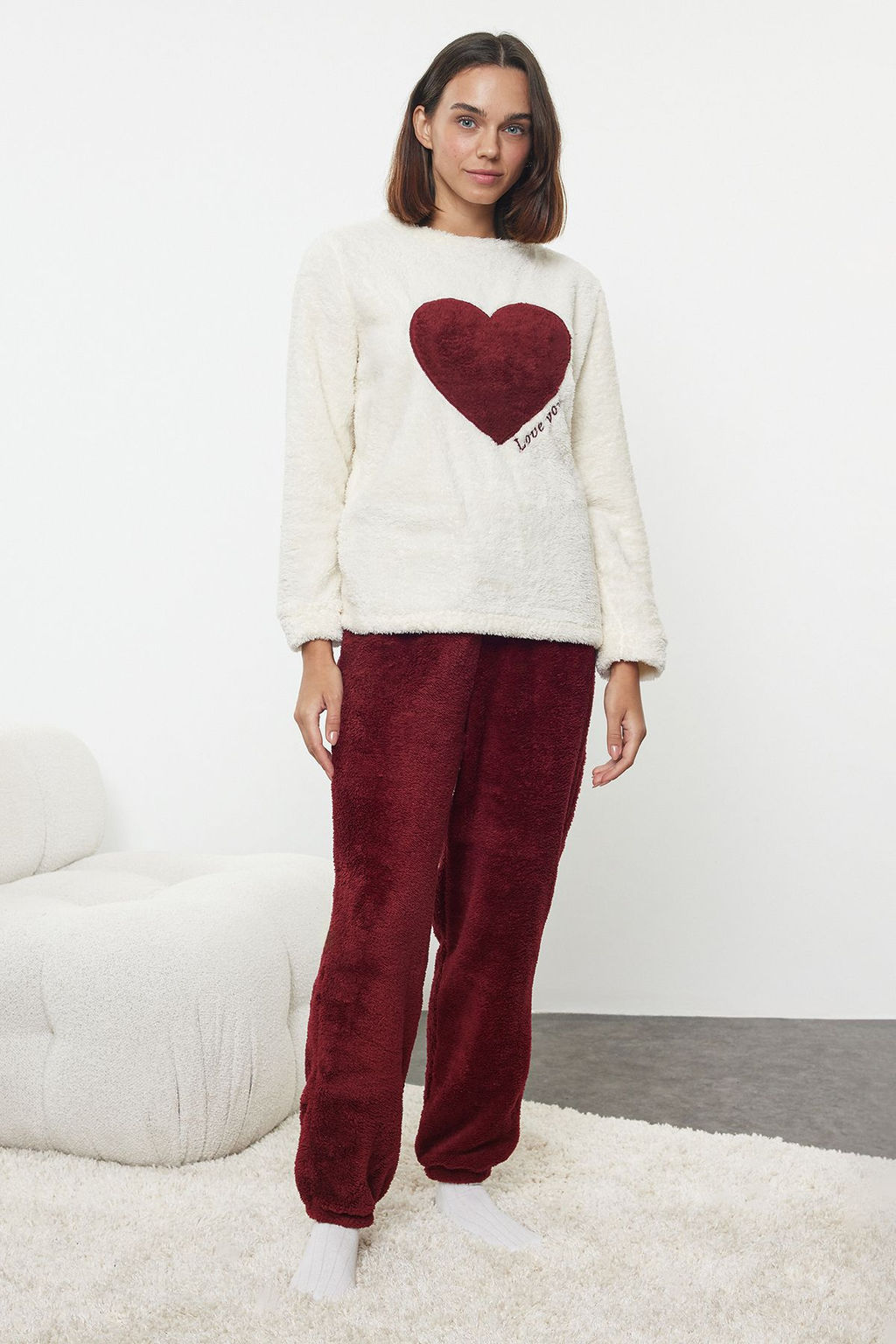 Trendyolmilla Ekru-Bordo Kalpli Wellsoft K?sl?k Orme Pijama Tak?m? THMAW25PT00087