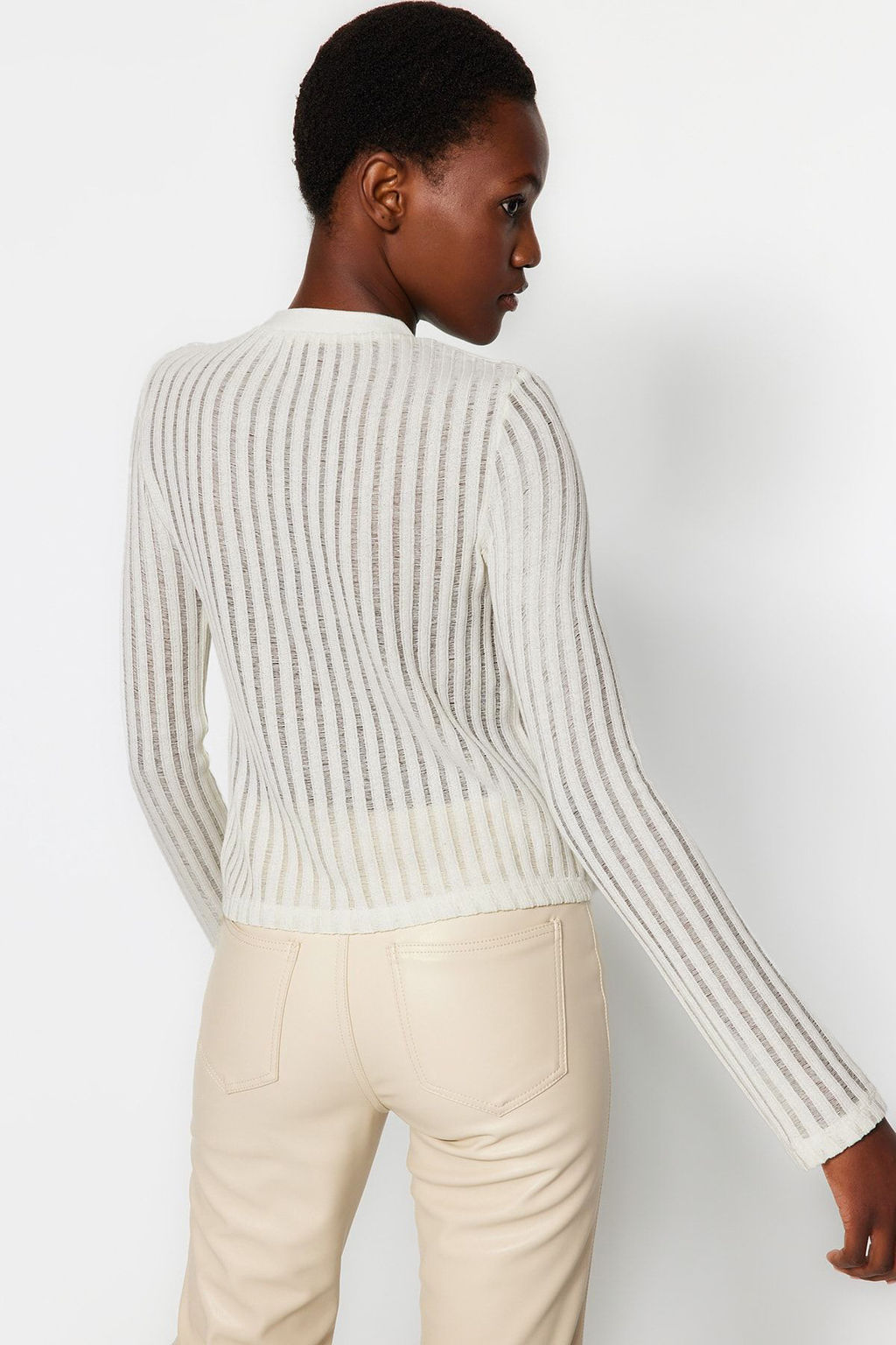 Trendyolmilla Bordo Transparan Triko Gorunumlu Kumas Regular Boy Bisiklet Yaka Orme Bluz TWOAW24BZ00094 фото 11