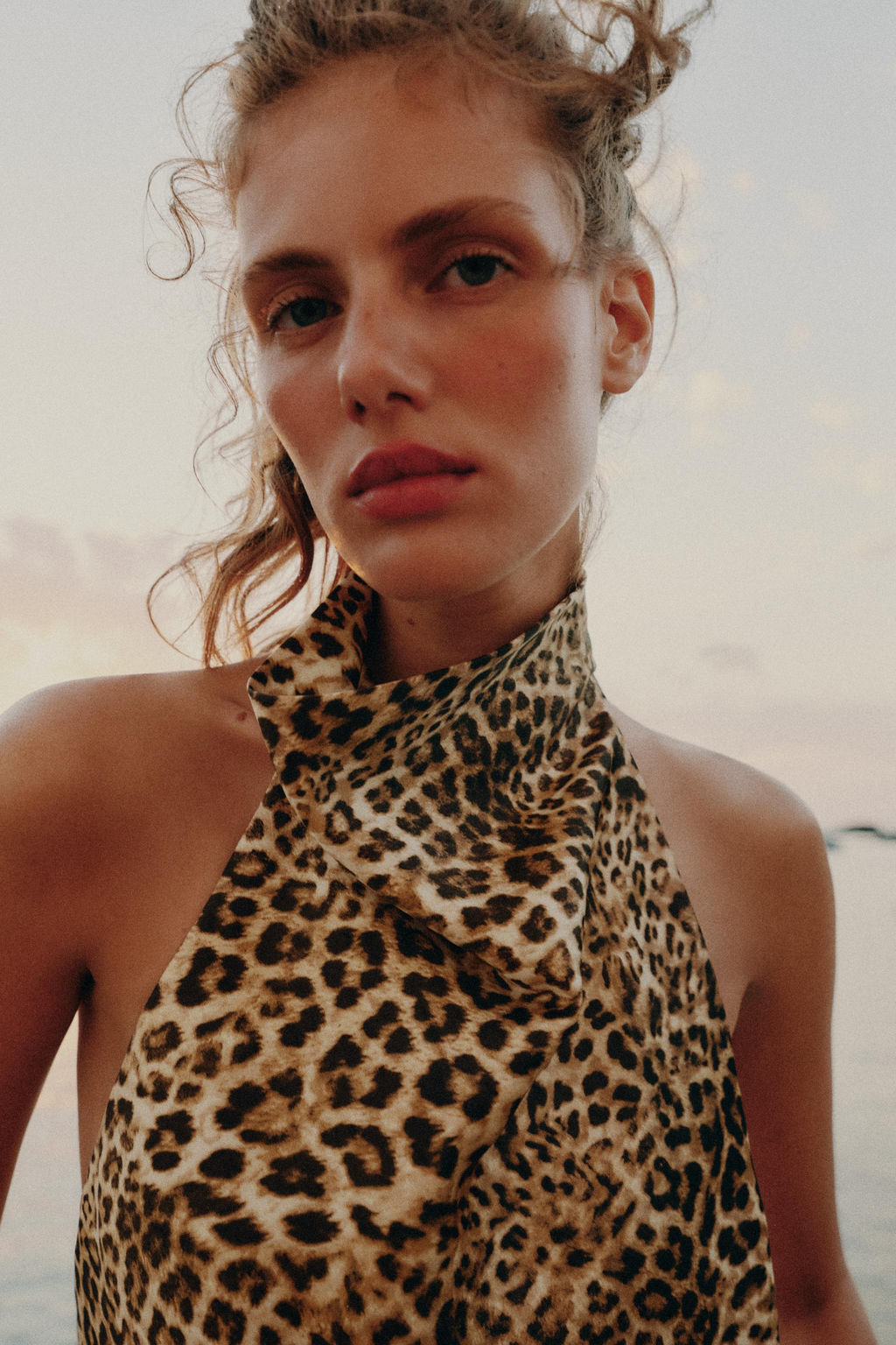 TOP HALTER SATINADO / Leopardo - Zara фото 5