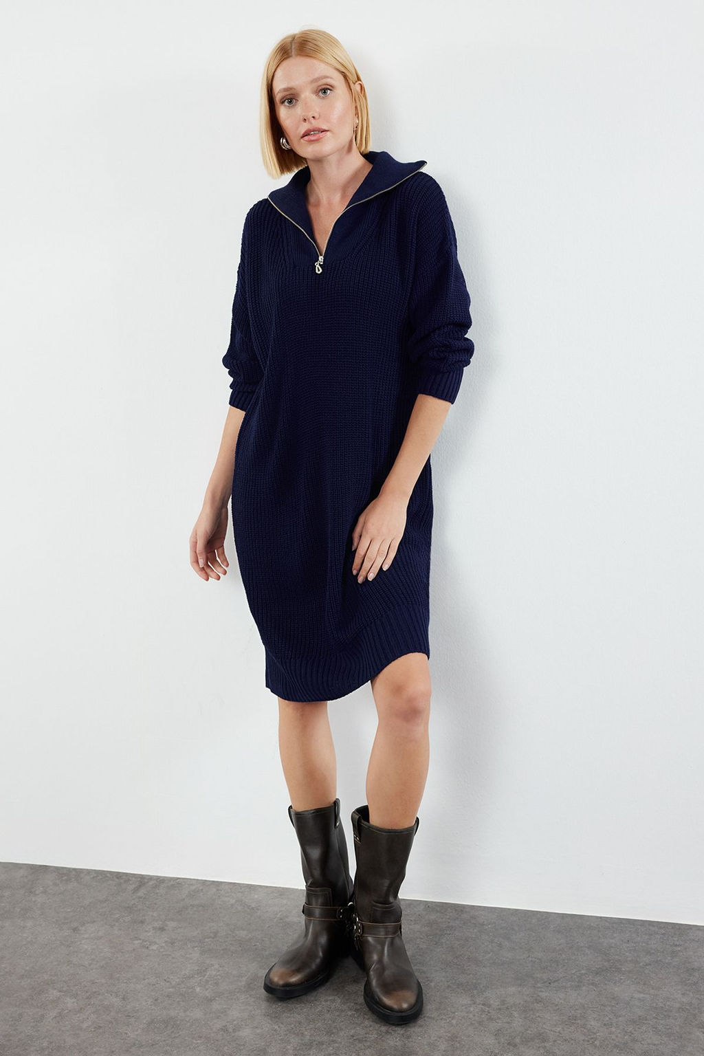 TRENDYOLMILLA Tas Mini Triko Fermuarl? Elbise TWOAW24EL00062  фото 2