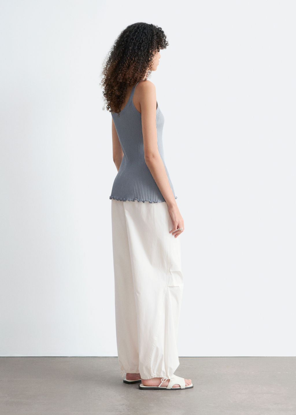 Camiseta de tirantes con bordes ondulados - H&m фото 4