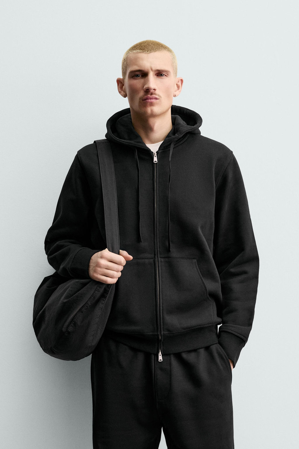 SUDADERA CREMALLERA CAPUCHA HEAVYWEIGHT ORIGINS / Negro - Zara фото 2