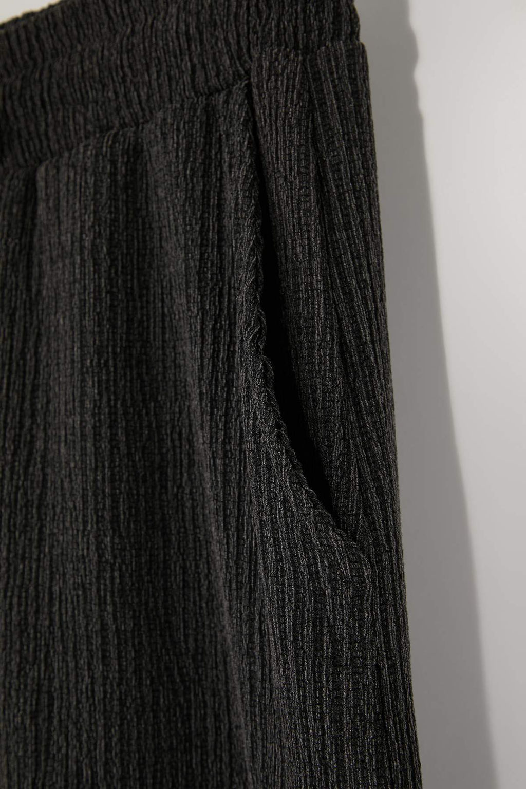 Siyah Straight Kesim Dokulu Ac?k Paca Esofman Alt? TMNSS25EA00008