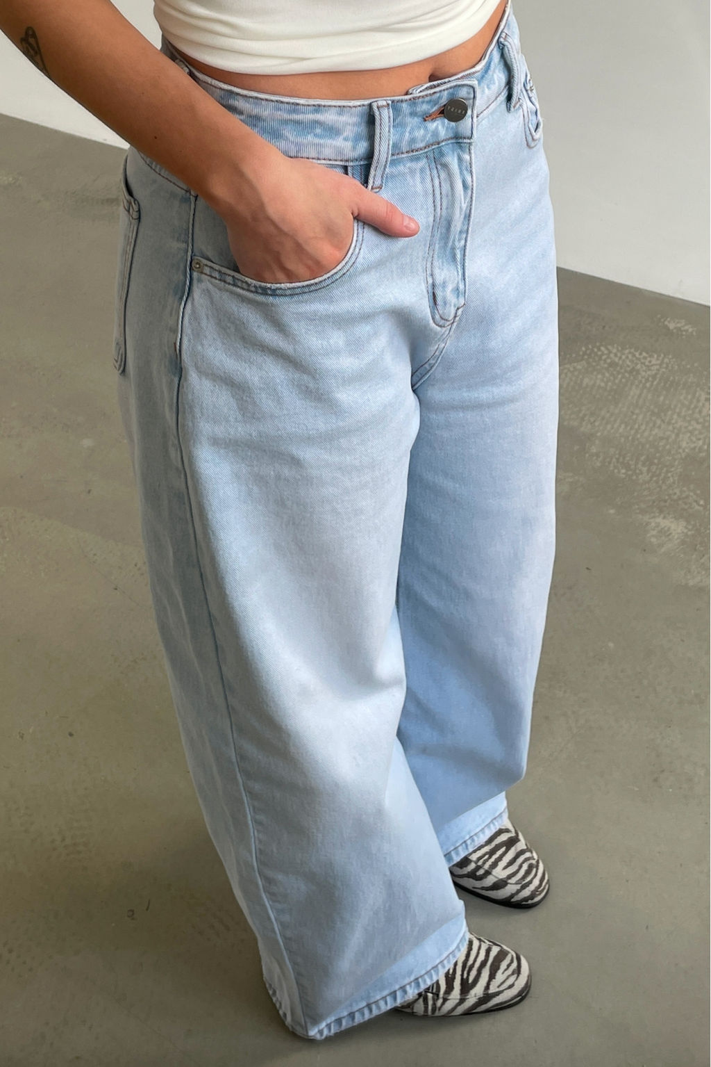 Джинсы свободные Ледяной голубой - Erist store фото 4