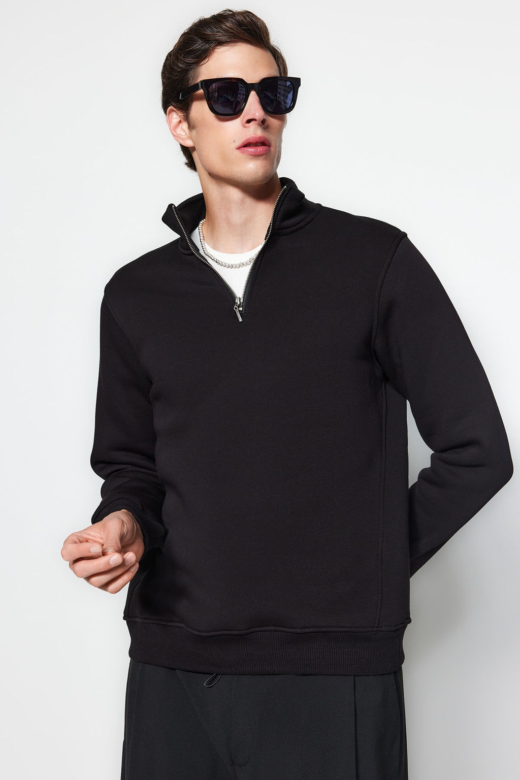 Siyah Regular/Normal Kesim Dik Yaka Fermuarl? Pamuklu Basic Ici Polarl? Sweatshirt TMNAW24SW00041
