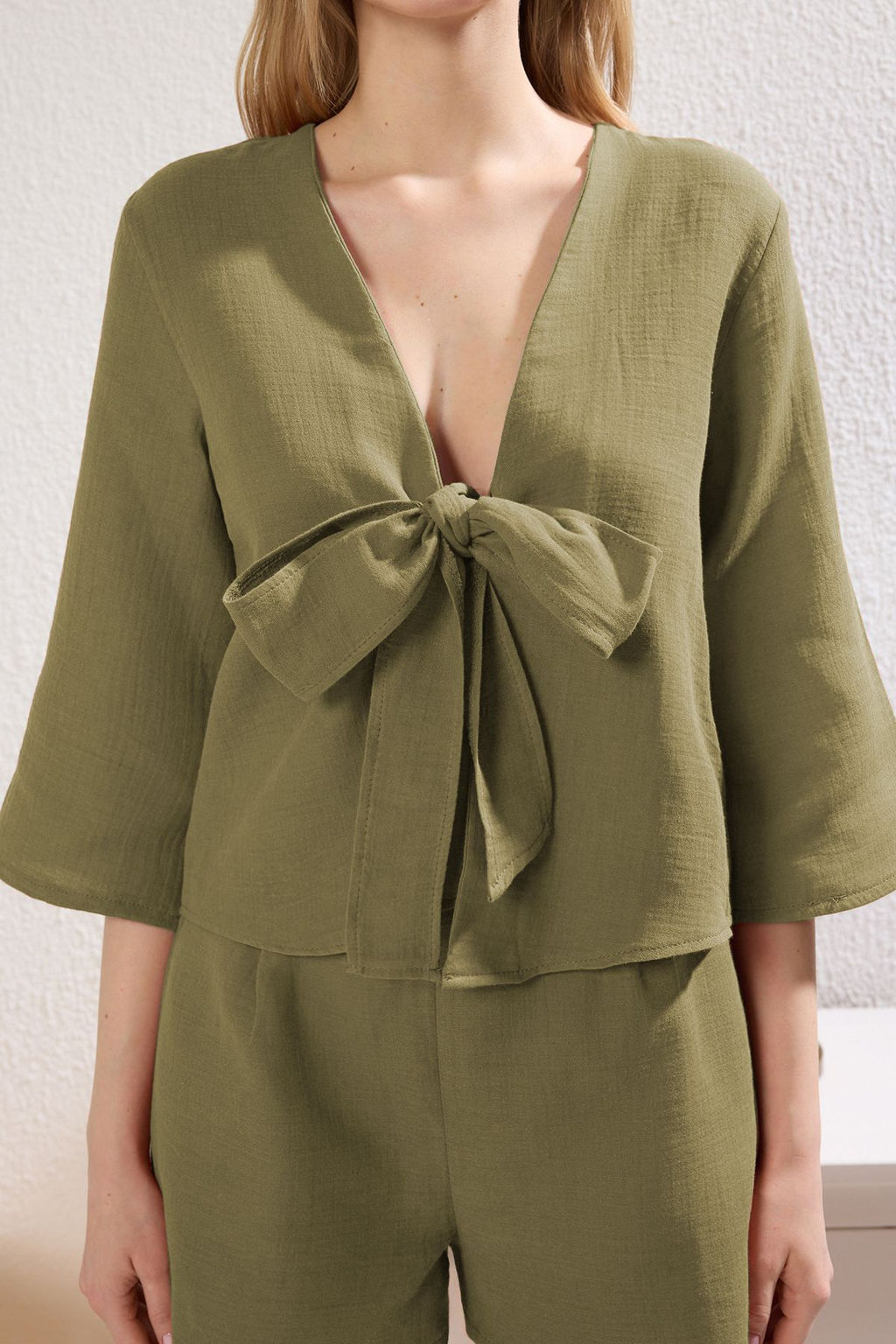 Haki %100 Pamuklu Baglama/Kurdele/Fiyonk Detayl? Muslin Sortlu Dokuma Pijama Tak?m? THMSS24PT00077