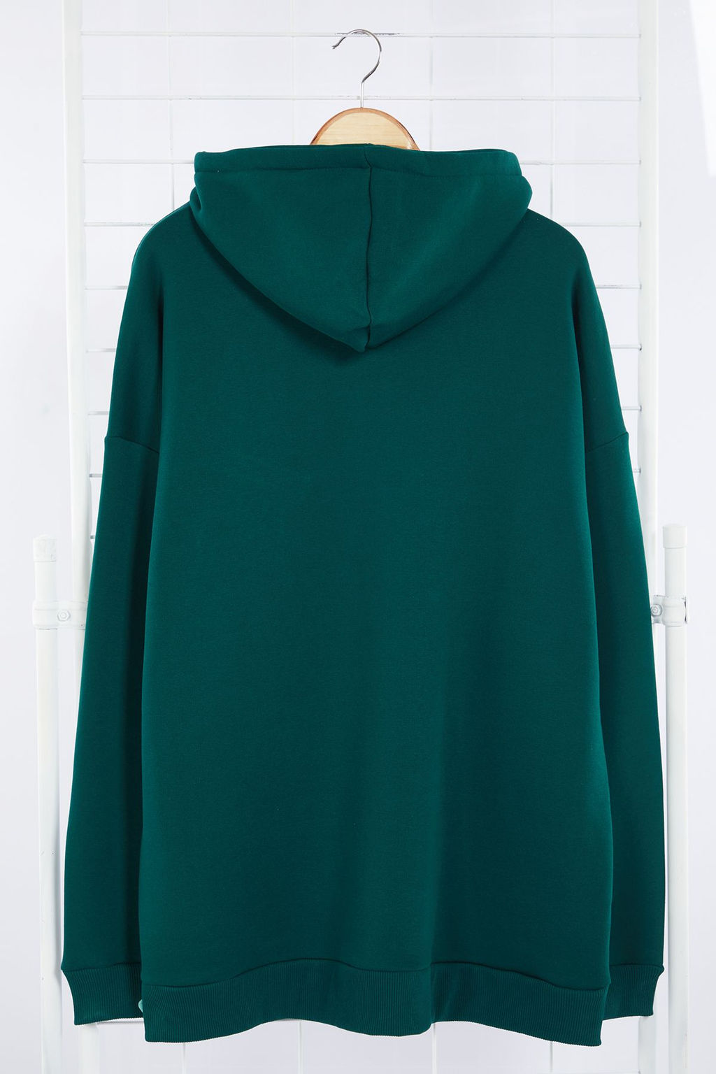 Zumrut Yesili Buyuk Beden Kapusonlu Oversize/Genis Kesim Ici Polar Bask?l? Sweatshirt TMNAW24AO00026